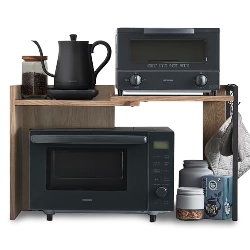 アイリスオーヤマ レンジラック レンジ台 キッチンラック 棚 キッチン収納 伸縮タイプ(幅約43cm~73.7cm) ブラック×アッシュブラウン キッチンスペース有効活用 天板高さ3段階調節可能 ワイドにもコンパクトにも使える 耐荷重:最大伸縮時約8kg S字フック2個付属で掛ける収納も 最小時:幅約43×奥行約29.5×高さ約43.7 トースター レンジボード 調味料ラック RRS-733 アイリスオーヤマ レンジラック 選び方 実物画像・外観写真